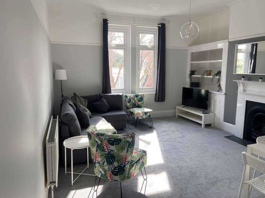 Large Boutique Self Catering Southsea Holiday Flat Portsmouth Ngoại thất bức ảnh